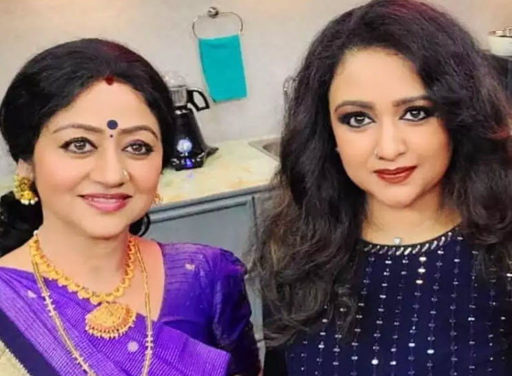 VINAYA PRASAD WITH DAUGHTER