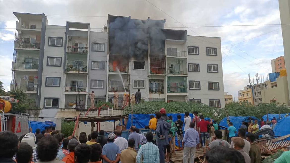 cylinder blast bengaluru flat ts