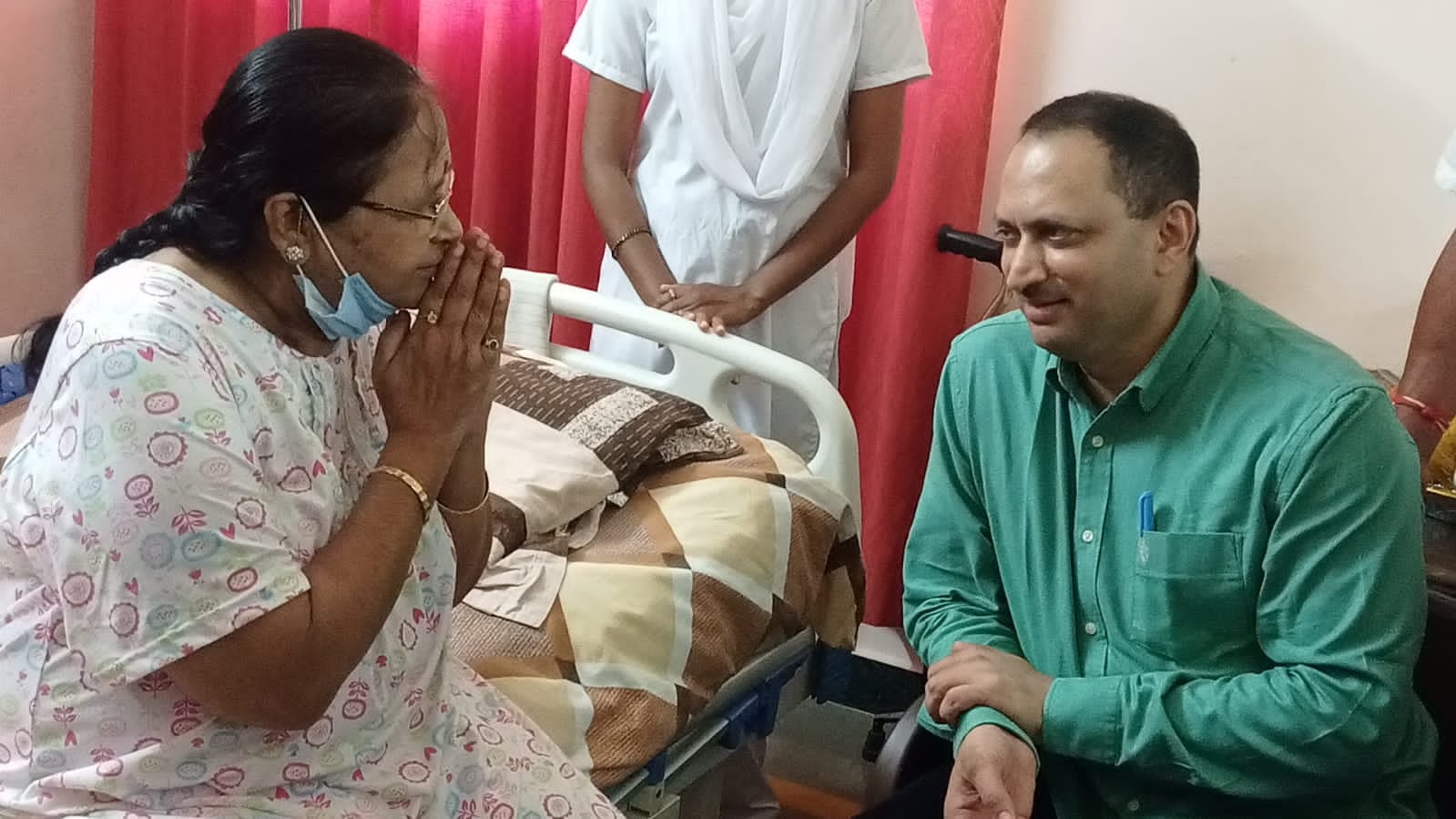 anantkumar hegde visits jds leader anand asnotikar house1
