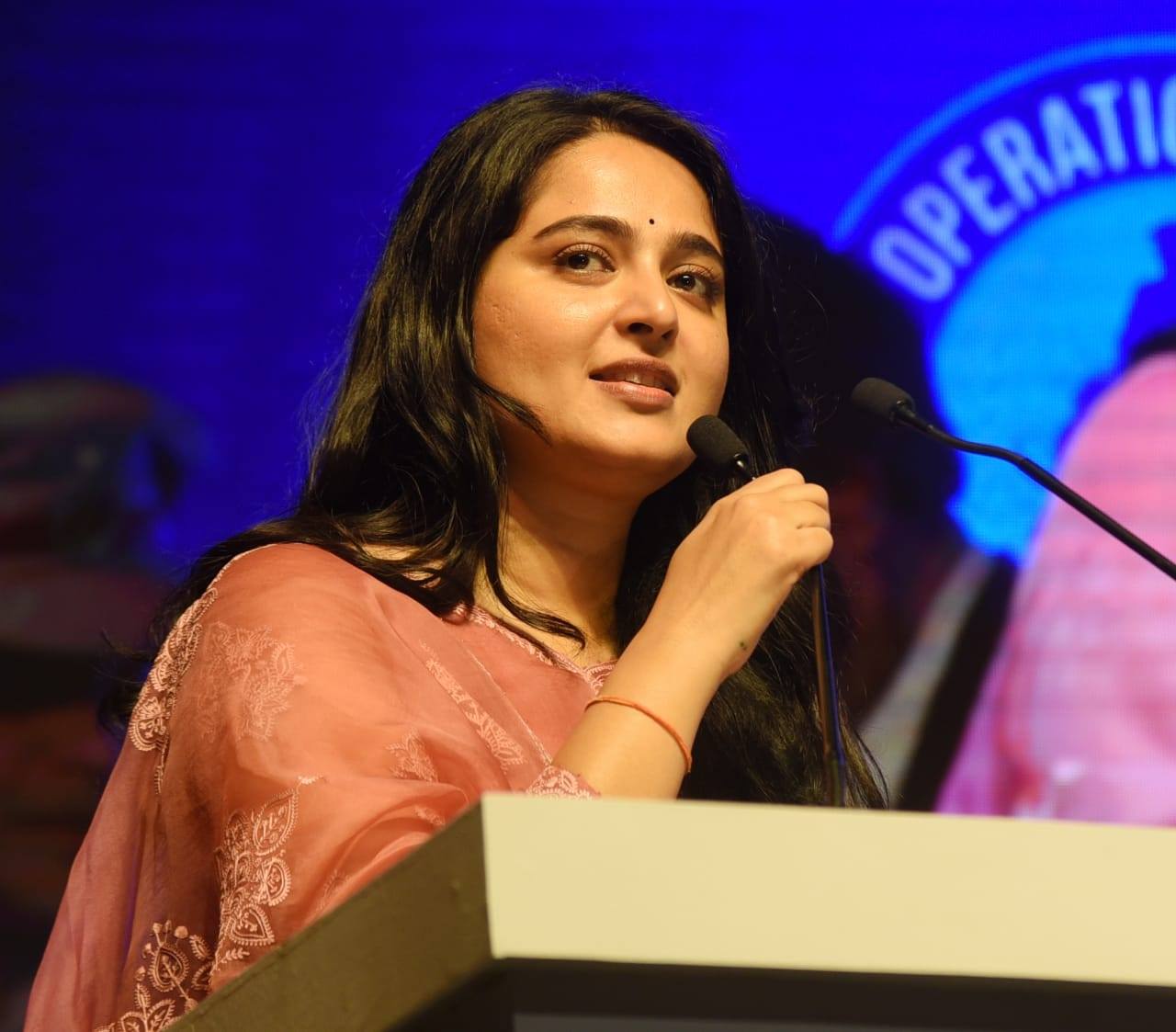 anushka shetty1
