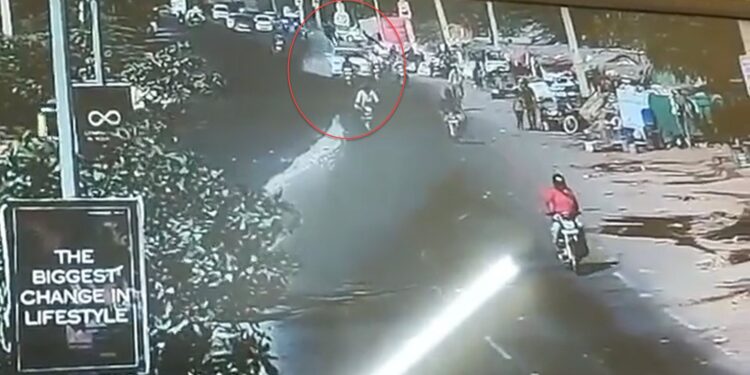 on-camera-speeding-audi-rams-bikes-roadside-huts-in-jodhpur-1-killed