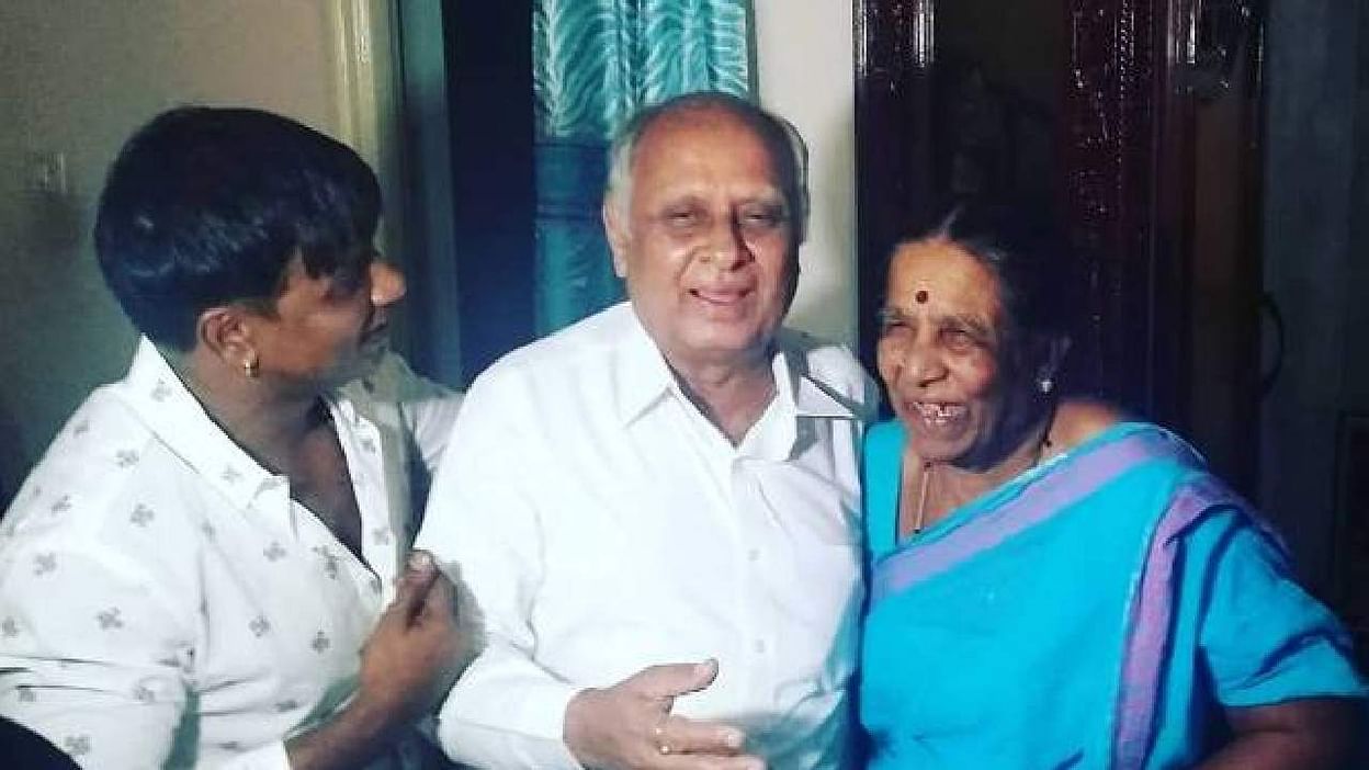 diniya viji father1