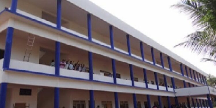 6 pu college closed in mangalore dakshina kannada