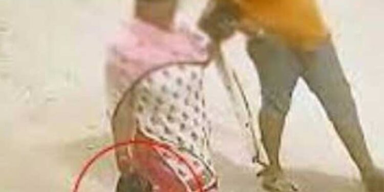 andhra-pradesh/andhra-pradesh-wife-slits-husbands-throat-over-family-disputes-in-renigunta