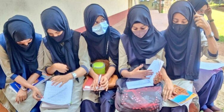 karnataka-hijab-row-minister-bc-nagesh-suspects-sdpis-role-in-instigating-students
