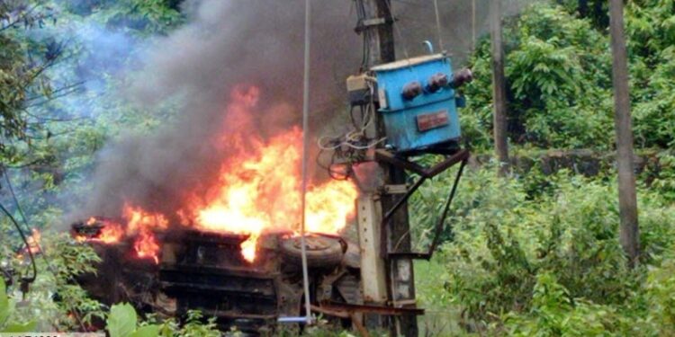 Car Accident car-hit-to-transformer-one-died-at-spot ankola