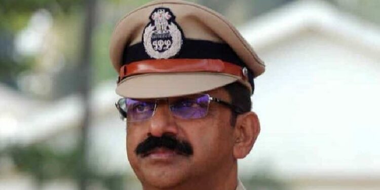 Ravikanthe gowda ips no-bike-for-puc-students-clarifies-traffic-joint-commissioner-dr-b-r-ravikanthe-gowda