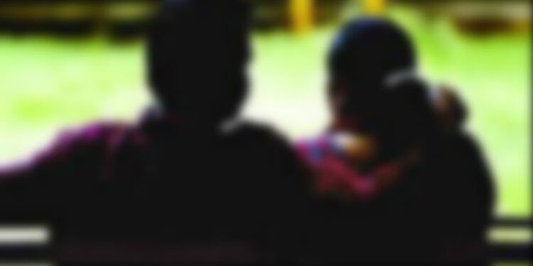 Illegal Relationship tamil-nadu 22-year-old-girl-40-year-man