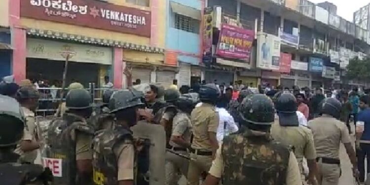 Shivamogga Savarkar Poster Rowgroup-clash-in-shivamogga-youth-stabbed
