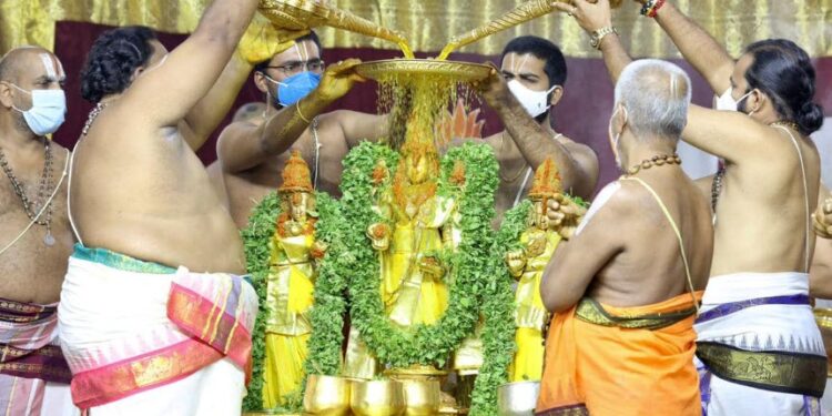 Vastralankara seva tirupati-told-to-pay-devotee-rs-50-lakh-for-14-year-wait