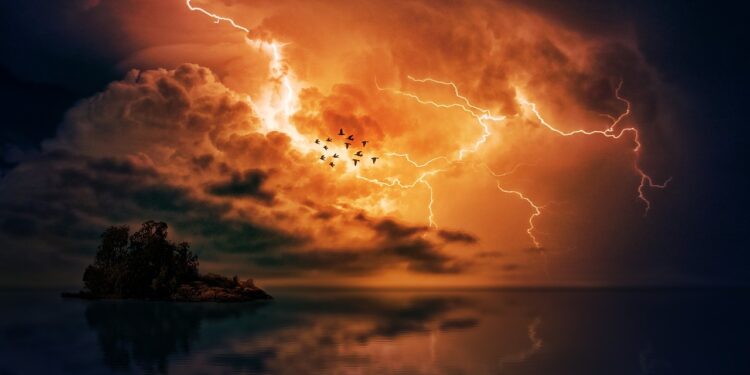 thunderstorm 3417042 1280