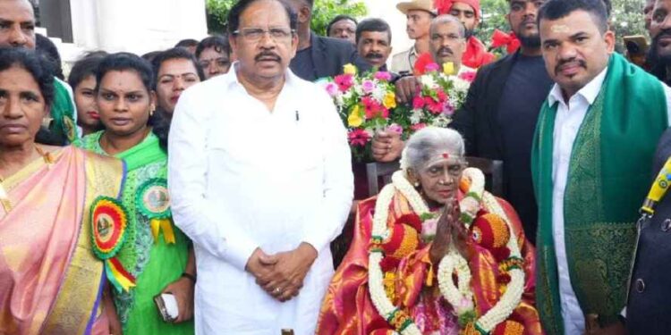 salumarada thimmakka